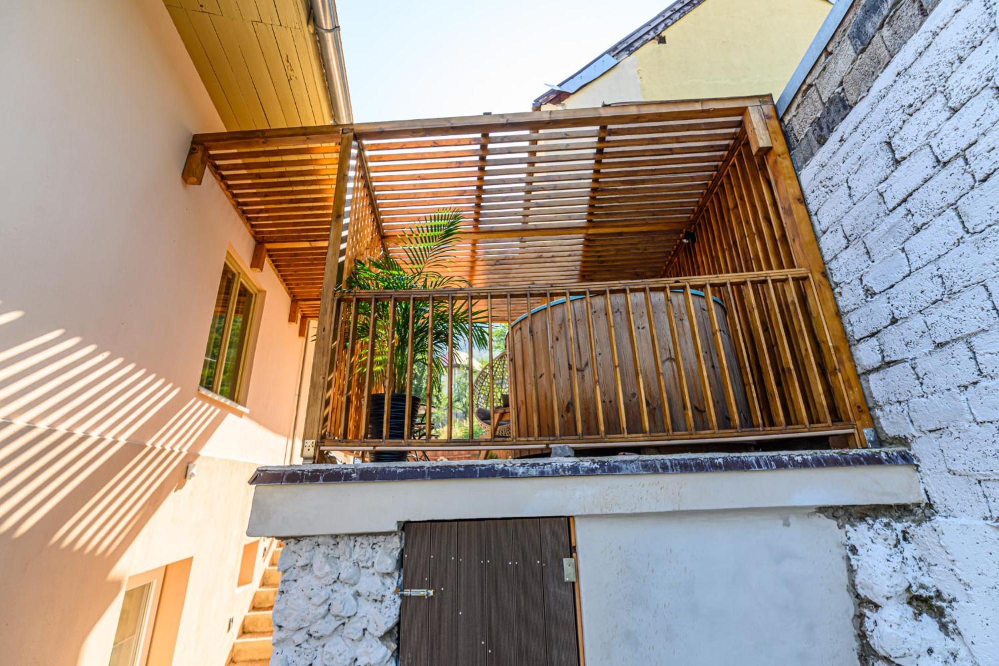 Lagom - Hot Tub Hideout Braşov Exterior foto